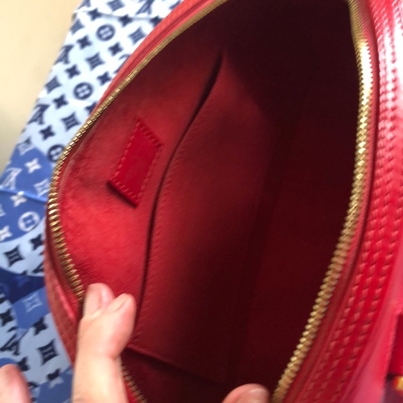 💯 Authentic Red leather ‏ ‏Louis Vuitton Bag - Picture 3 of 4
